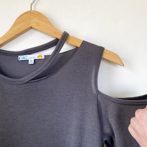 C&C California Cut Out Cold Shoulder Pullover Sweater Medium - Picture 2 of 5